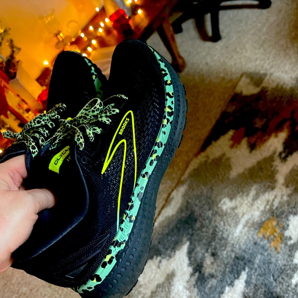 Women's BROOKS® ELECTRIC CHEETAH GLYCERIN 19 :: New with box